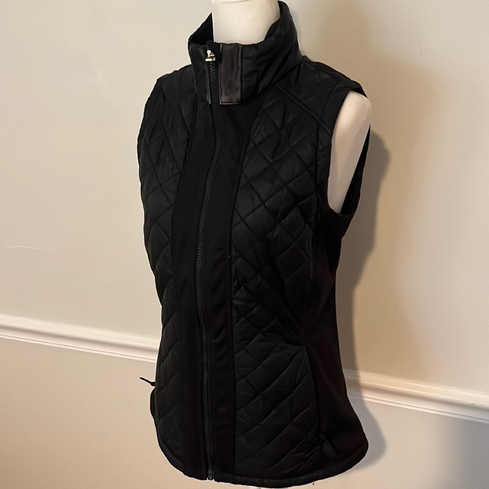 Athleta quilted vest
